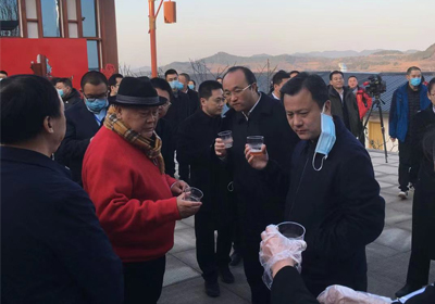 花椒基地迎“儀隴縣重大項(xiàng)目開工暨項(xiàng)目拉練現(xiàn)場(chǎng)會(huì)”取得圓滿成功